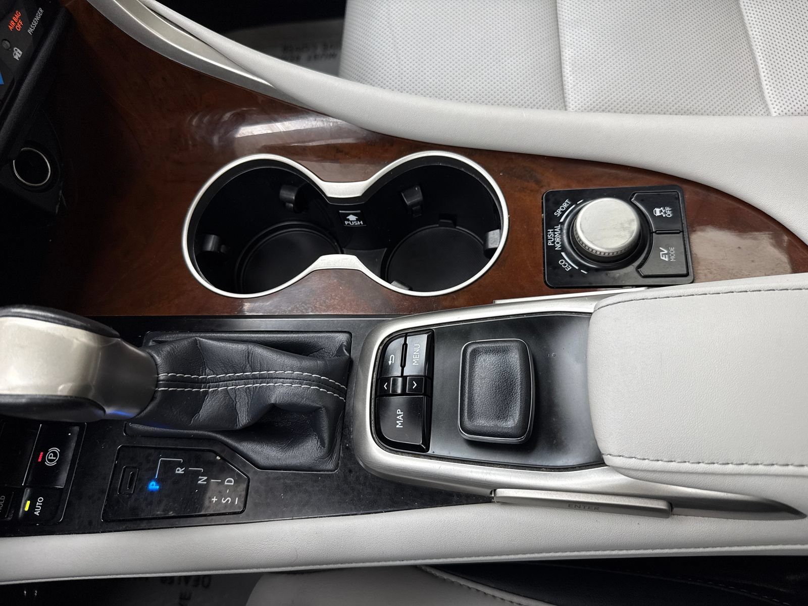 Used 2018 Lexus RX 450h AWD w/ Premium Package image 31