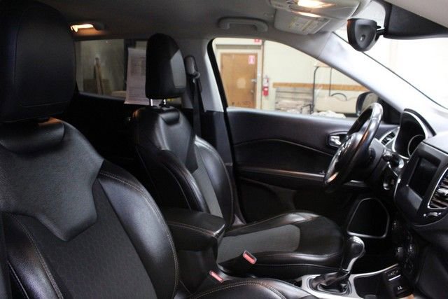 Used 2018 Jeep Compass Latitude w/ Popular Equipment Group image 10