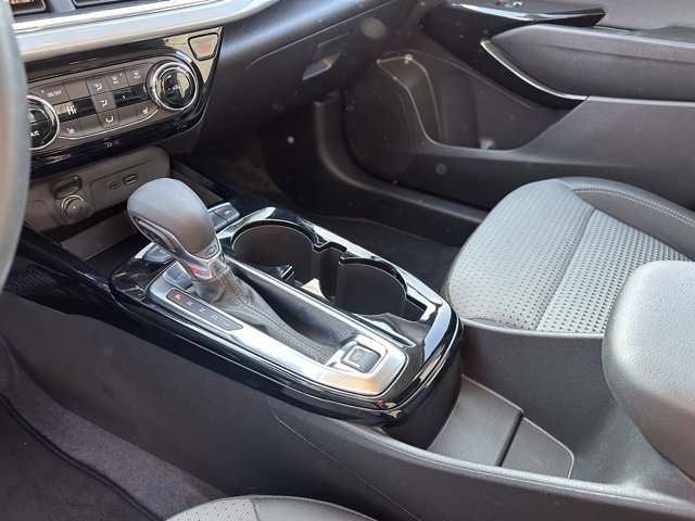 Certified 2025 Chevrolet Trax LT w/ Driver Confidence Package image 12