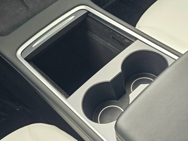 Used 2023 Tesla Model Y Performance image 31