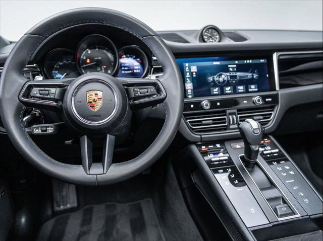 Used 2024 Porsche Macan image 18