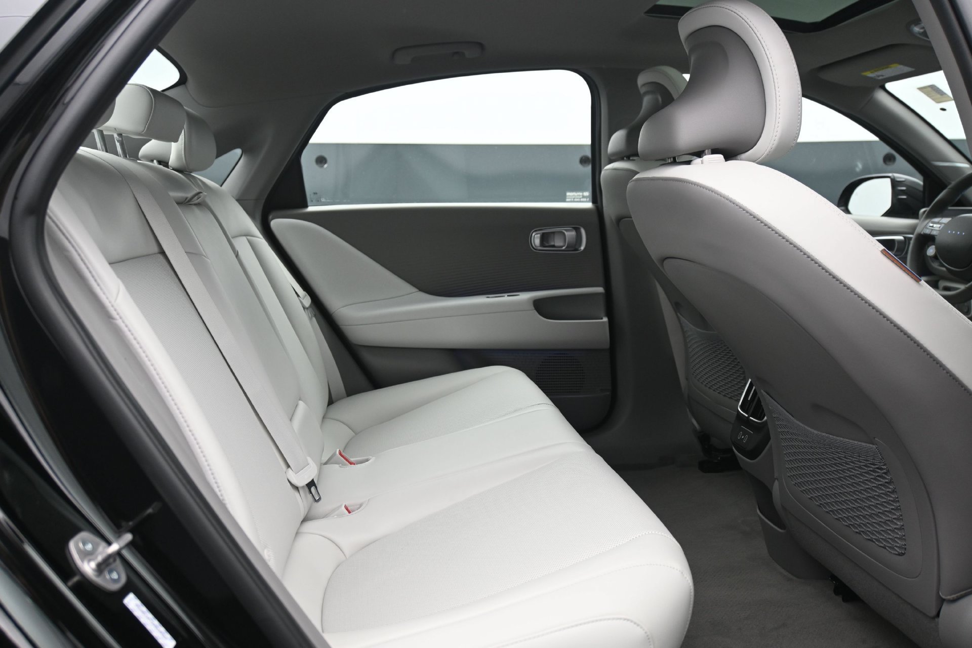 Certified 2024 Hyundai Ioniq 6 Limited AWD/4WD image 13