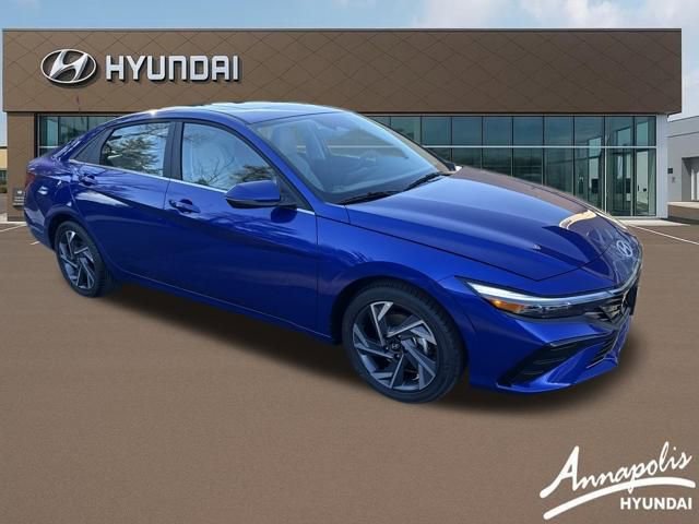 Certified 2025 Hyundai Elantra Limited image 7