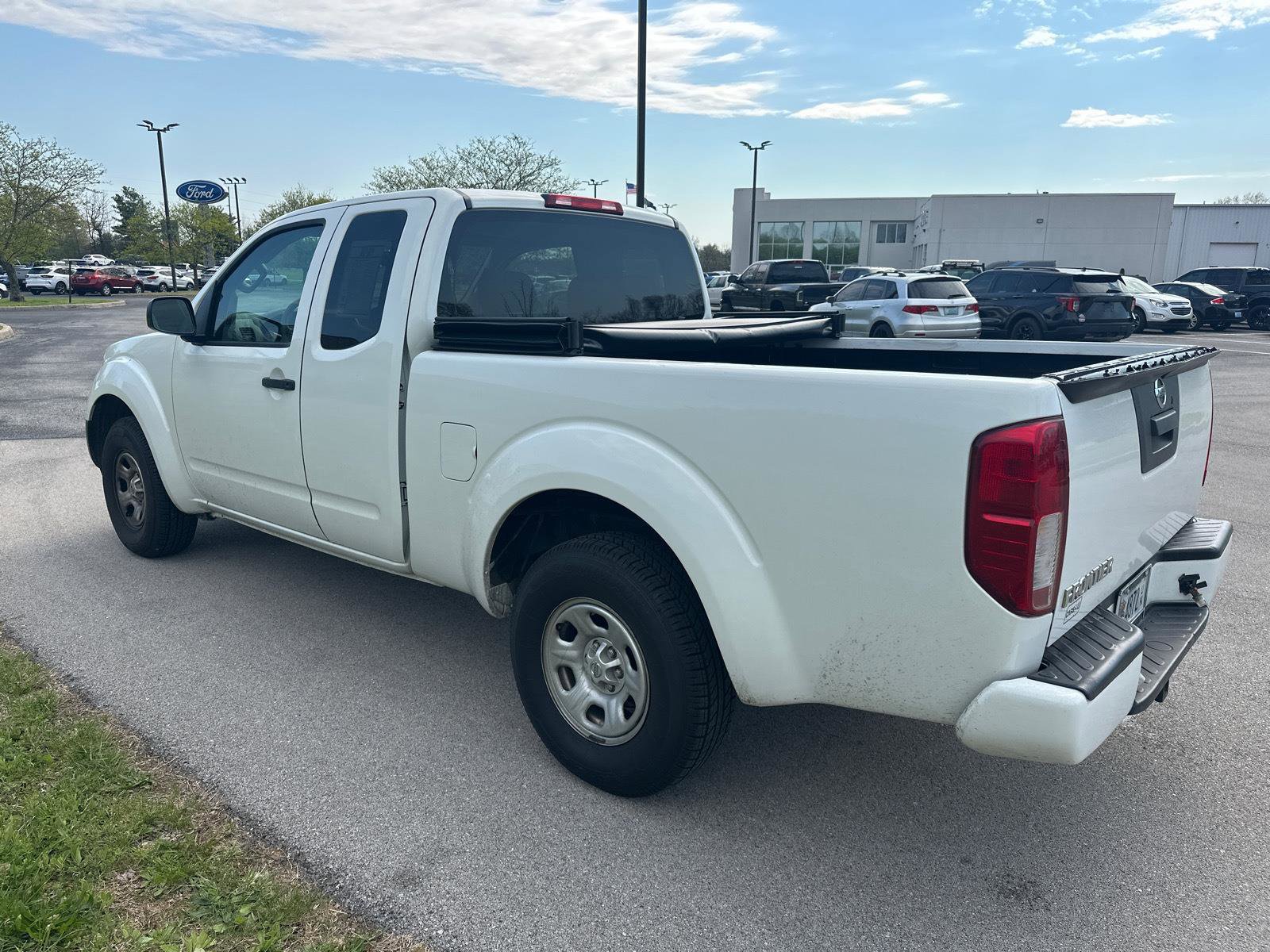 Used 2017 Nissan Frontier S image 4