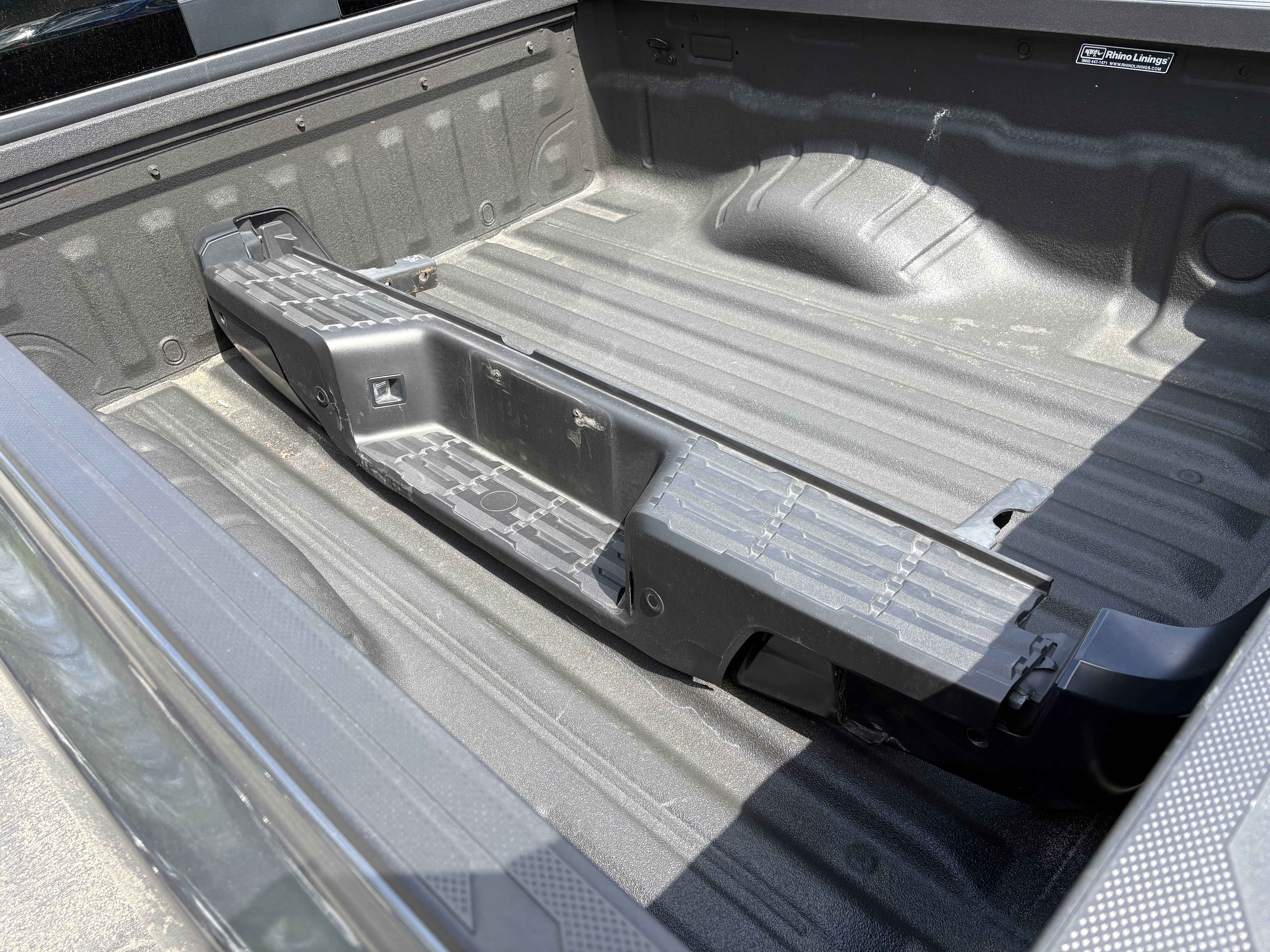 Used 2025 Nissan Frontier S AWD/4WD image 4