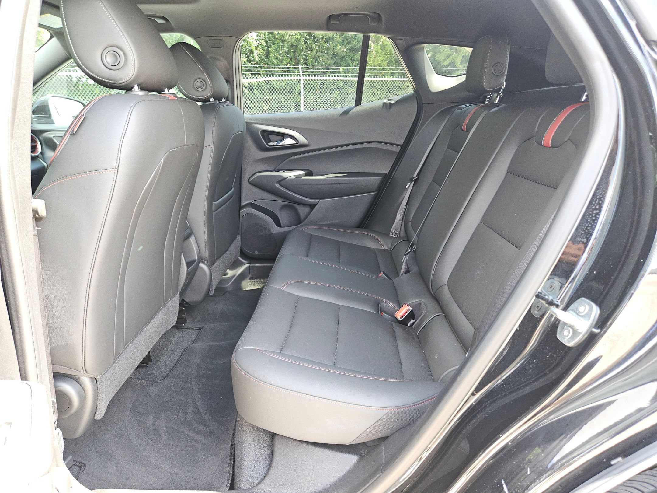 Used 2024 Chevrolet Trax RS w/ Sunroof Package FWD image 14