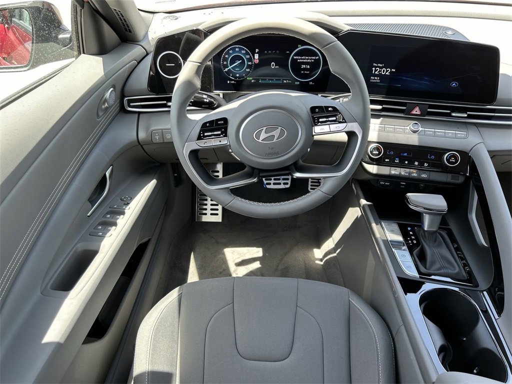 New 2025 Hyundai Elantra SEL image 4