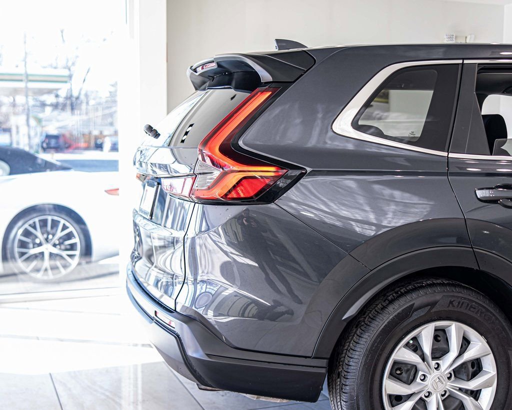 Used 2025 Honda CR-V LX image 13