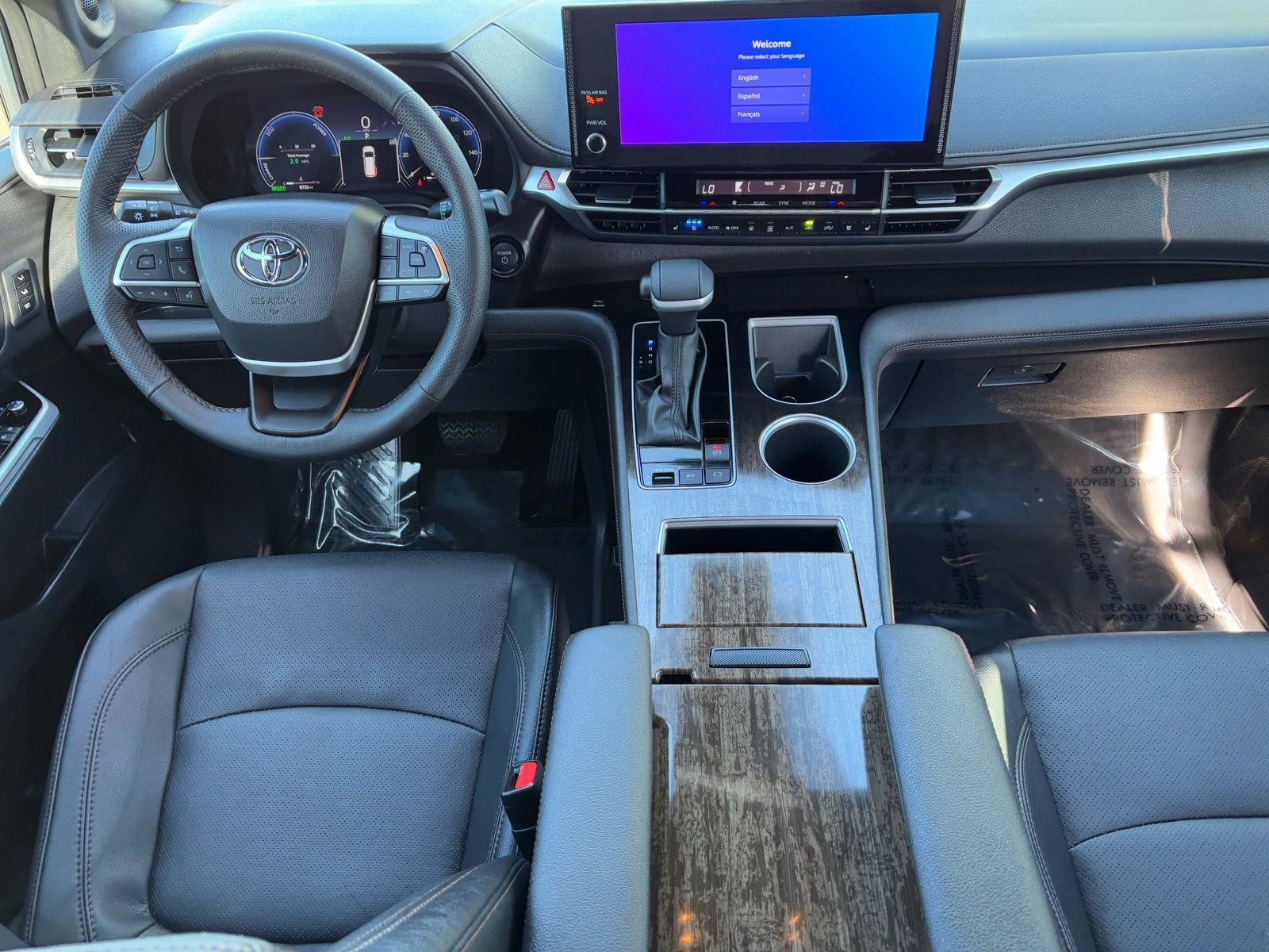 Used 2025 Toyota Sienna Limited image 14