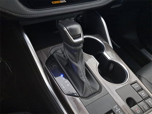 Used 2024 Toyota Highlander Limited image 31