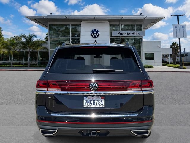 Certified 2024 Volkswagen Atlas SE w/ Panoramic Sunroof Package FWD image 5