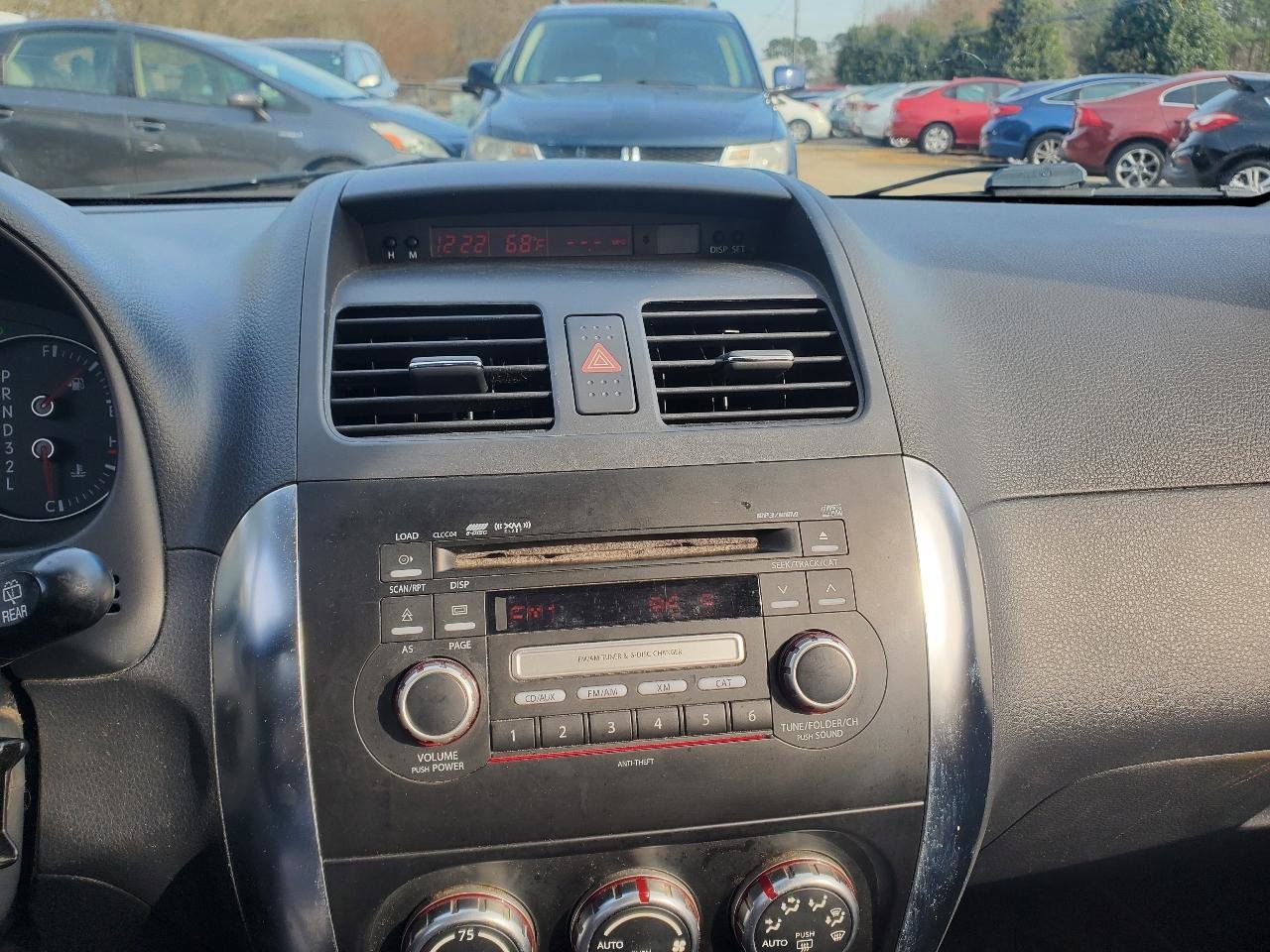 Used 2008 Suzuki SX4 AWD Hatchback w/ Touring Pkg image 18