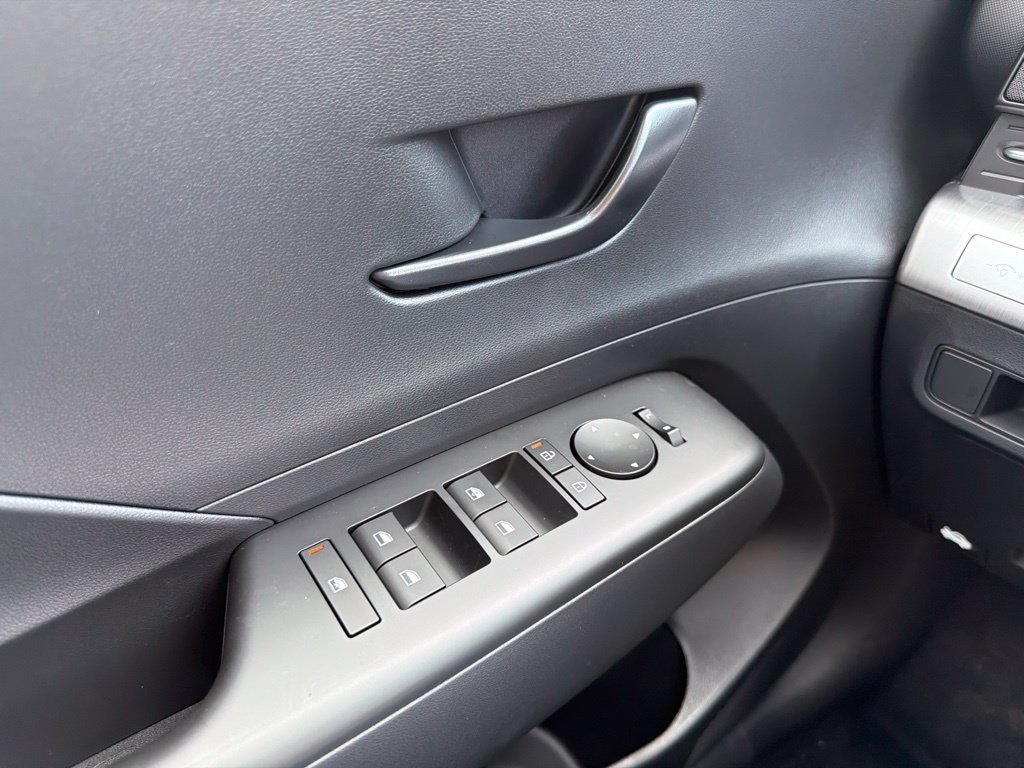 New 2027 Hyundai Kona SE AWD/4WD image 27
