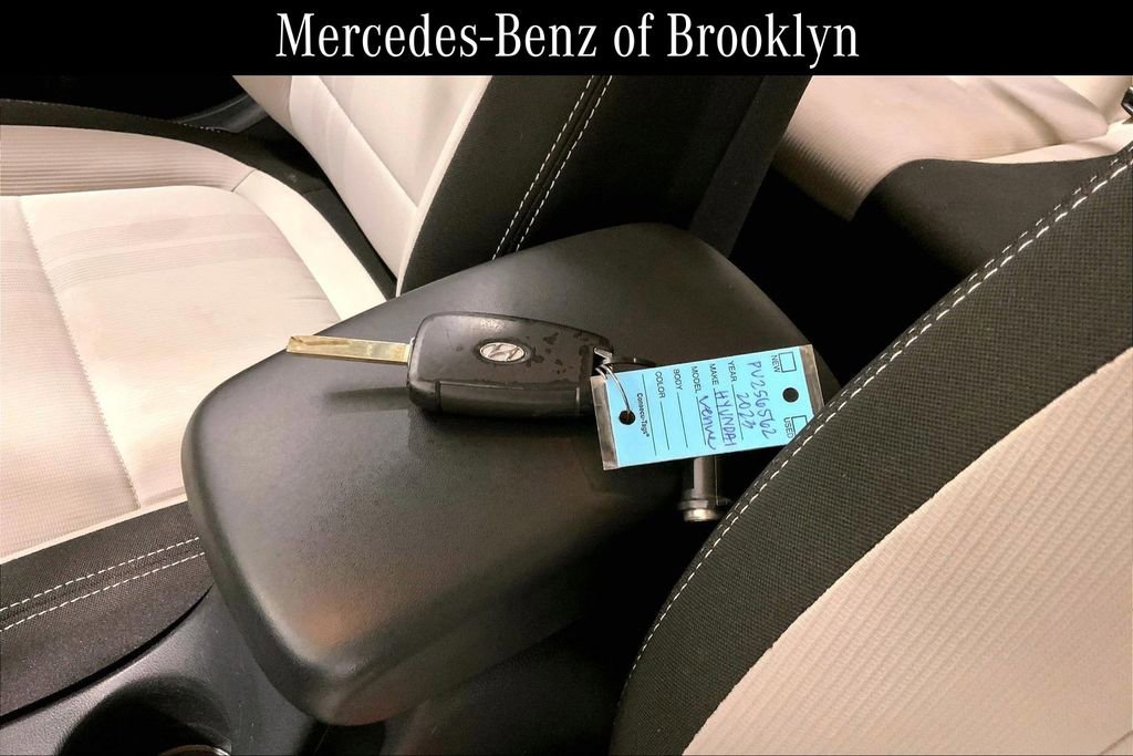 Used 2023 Hyundai Venue SEL FWD image 7