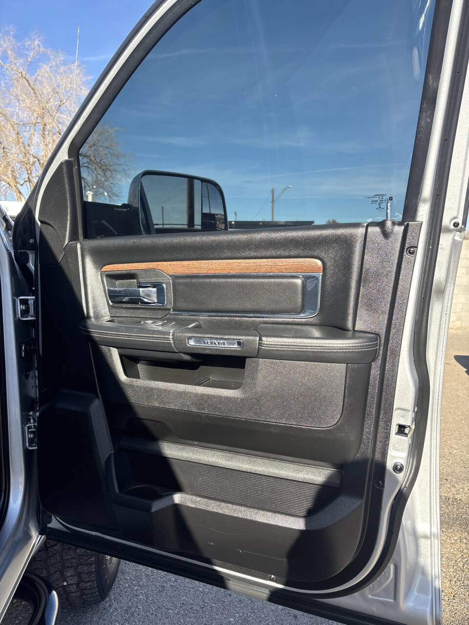 Used 2018 RAM 1500 Laramie w/ Convenience Group image 16