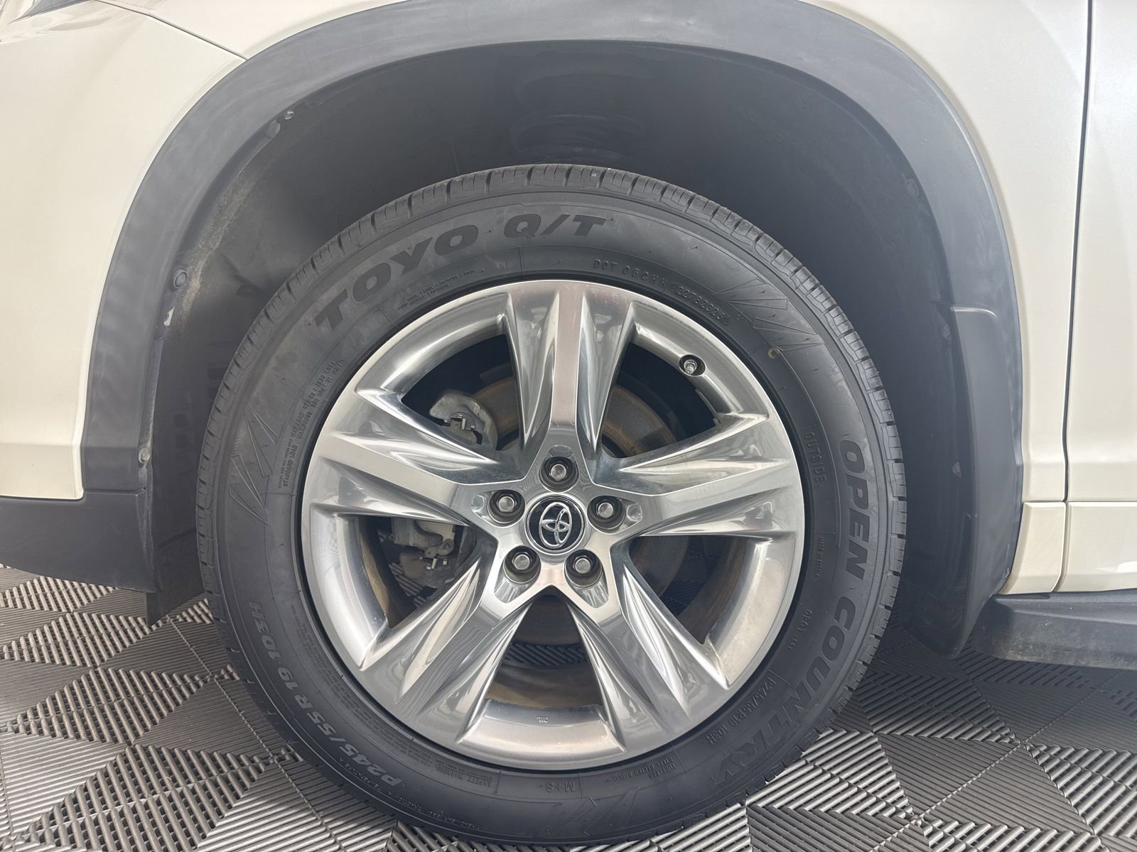 Used 2019 Toyota Highlander Limited image 7