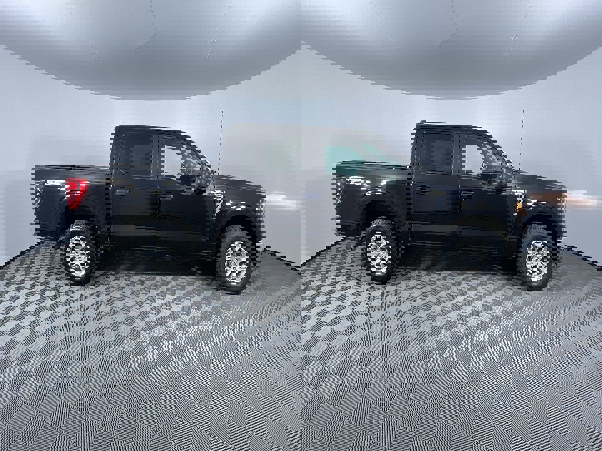 Used 2023 Ford F150 XLT image 10