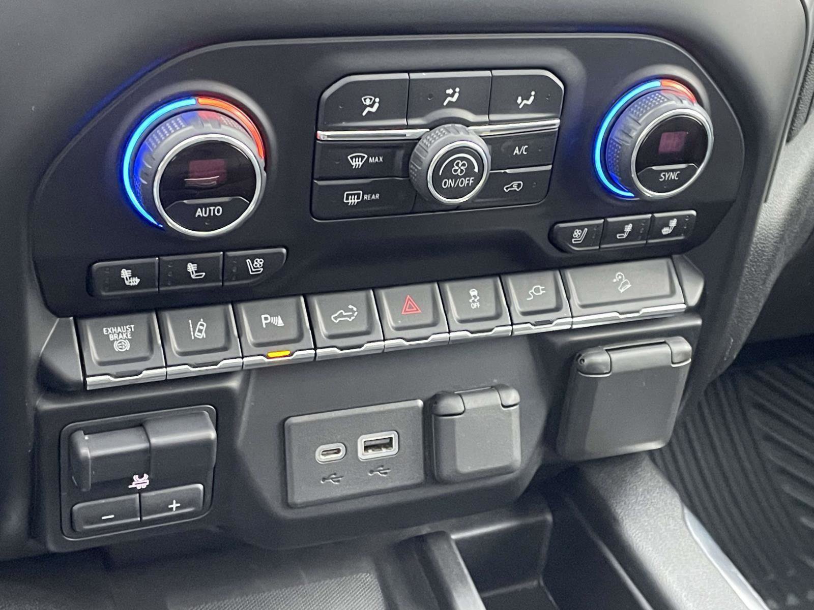 Used 2020 Chevrolet Silverado 2500 LTZ w/ LTZ Premium Package image 11