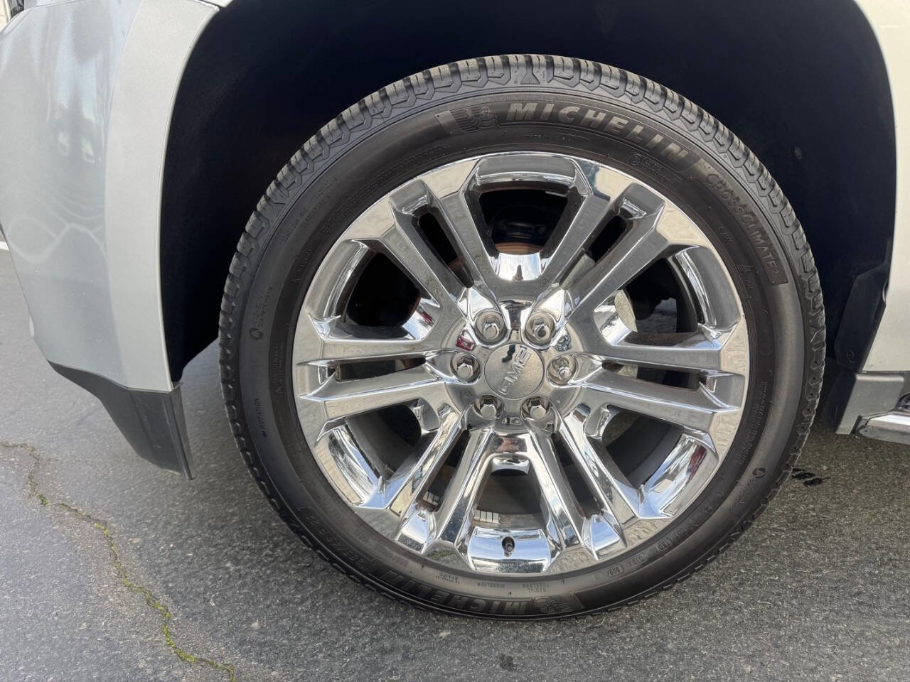 Used 2017 GMC Yukon XL SLT w/ Premium Edition image 21