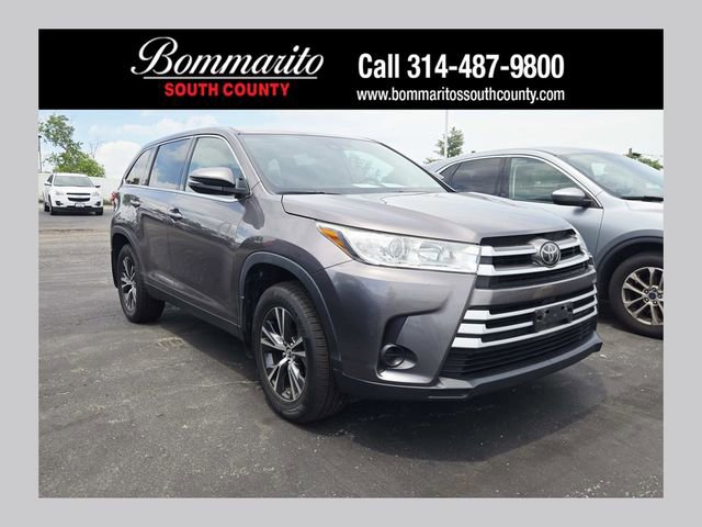 Used 2019 Toyota Highlander LE AWD/4WD image 1