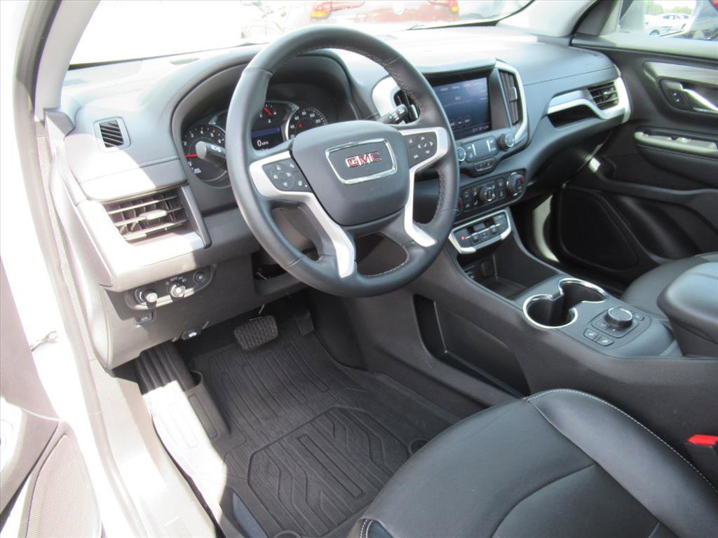 Used 2023 GMC Terrain SLT w/ Elevation Edition image 15