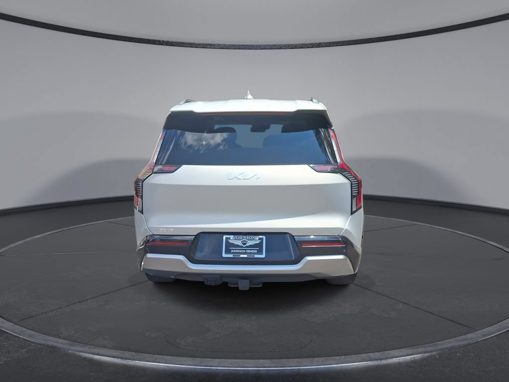 Used 2024 Kia EV9 Land AWD/4WD image 3