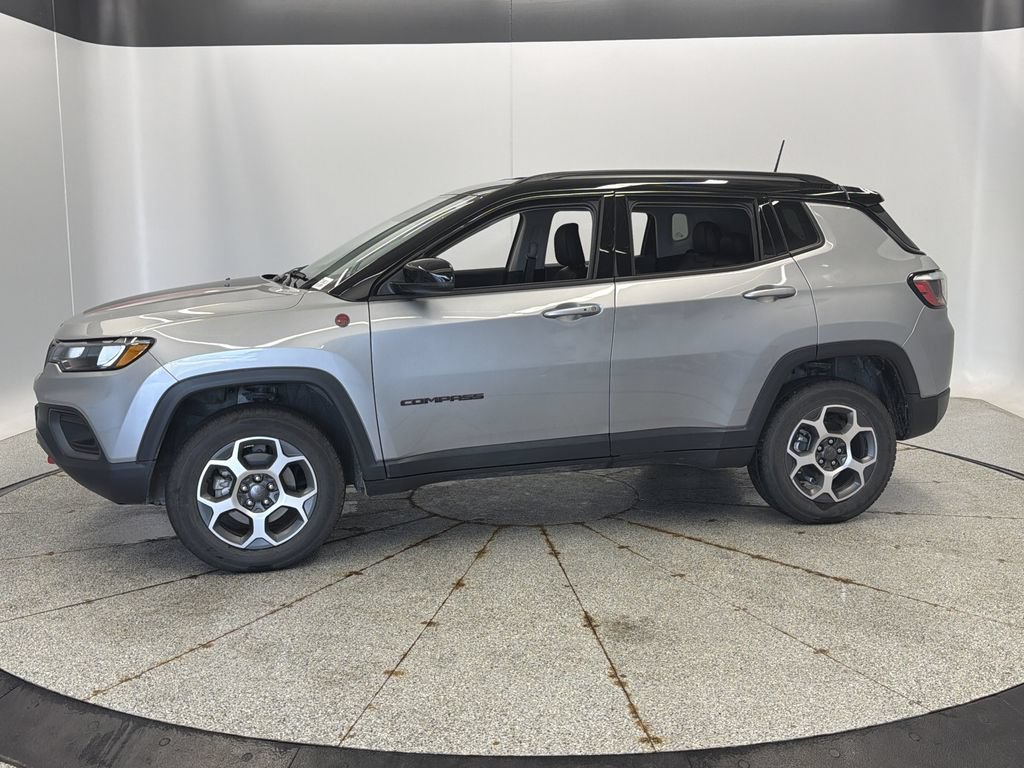 Used 2022 Jeep Compass Trailhawk AWD/4WD image 2