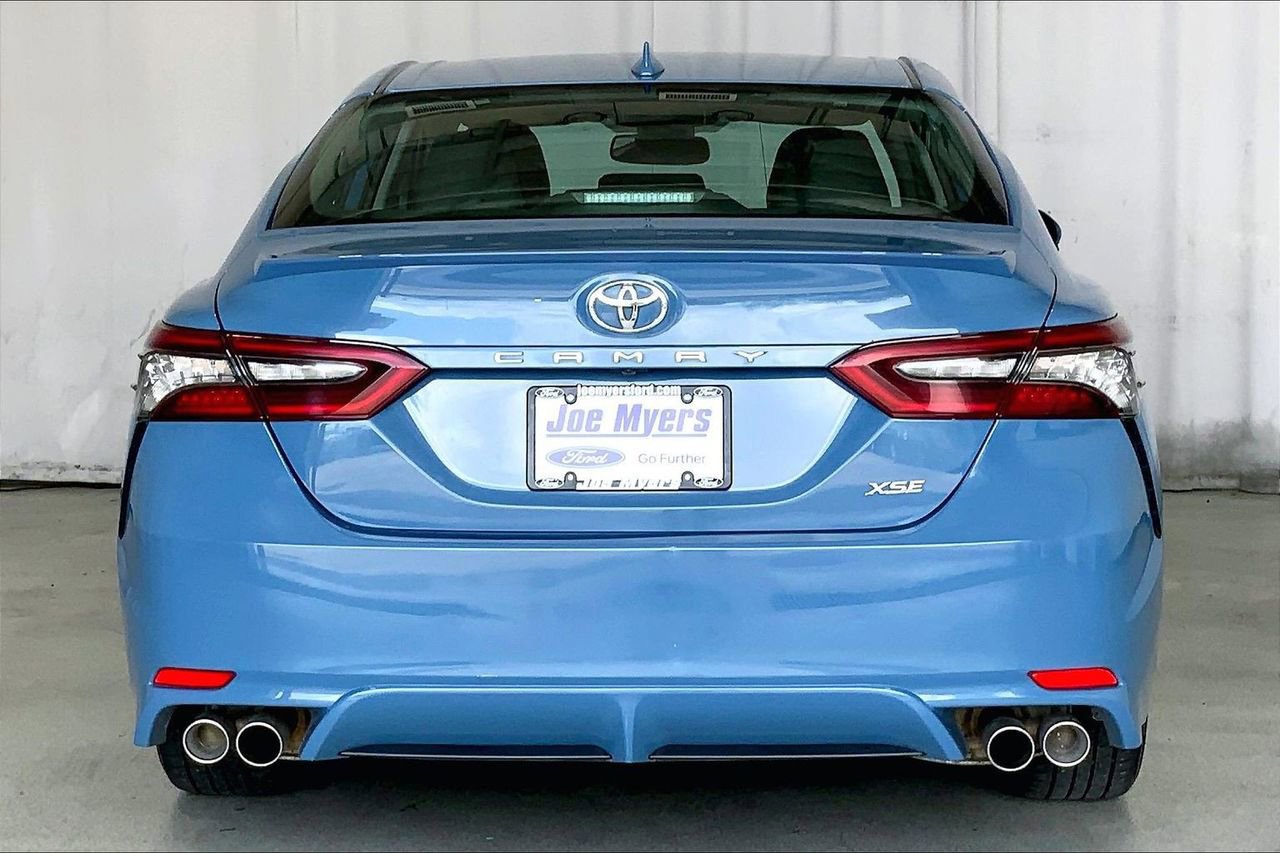 Used 2024 Toyota Camry XSE FWD image 3