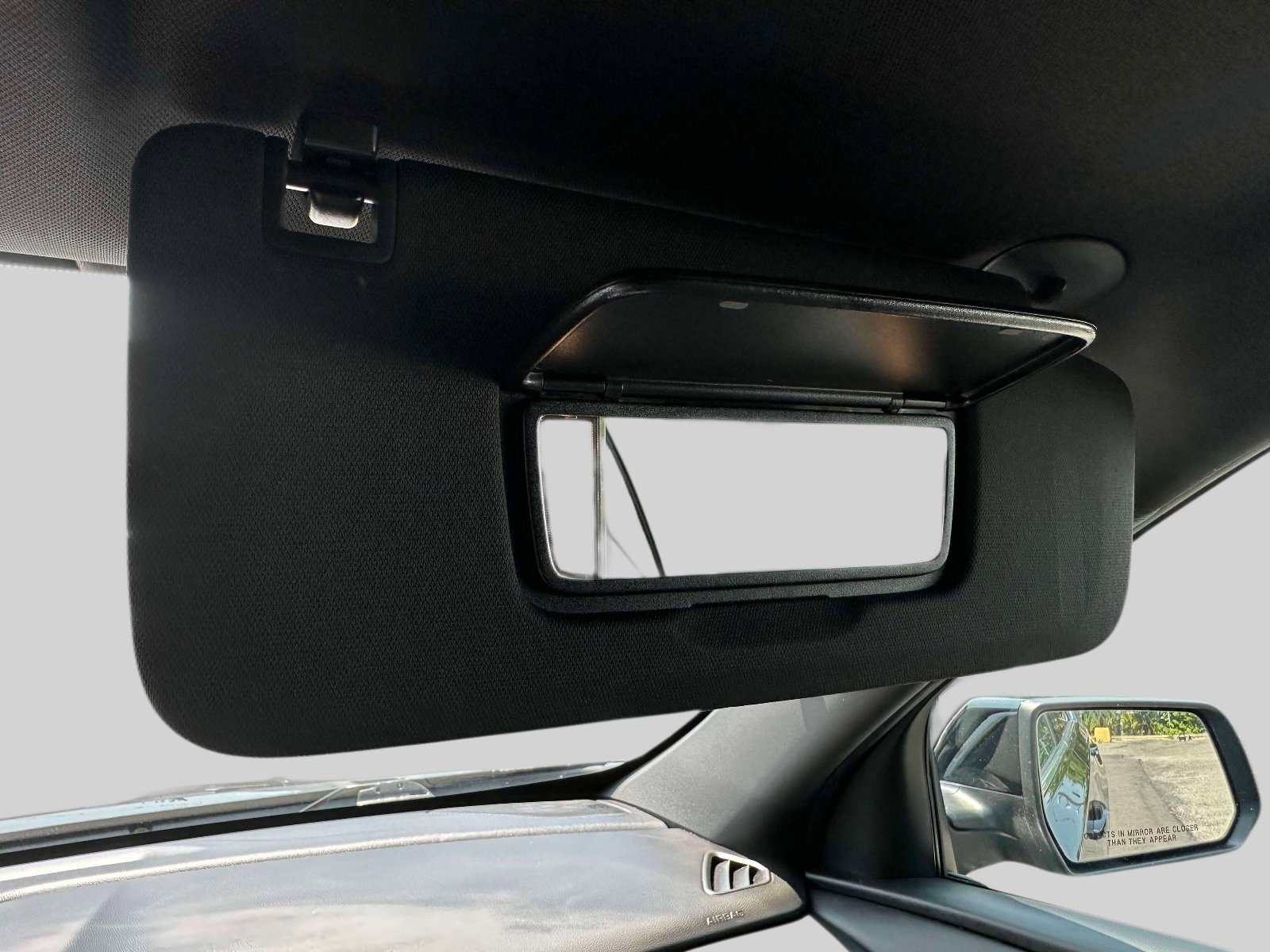 Used 2023 Chevrolet Traverse LT image 20