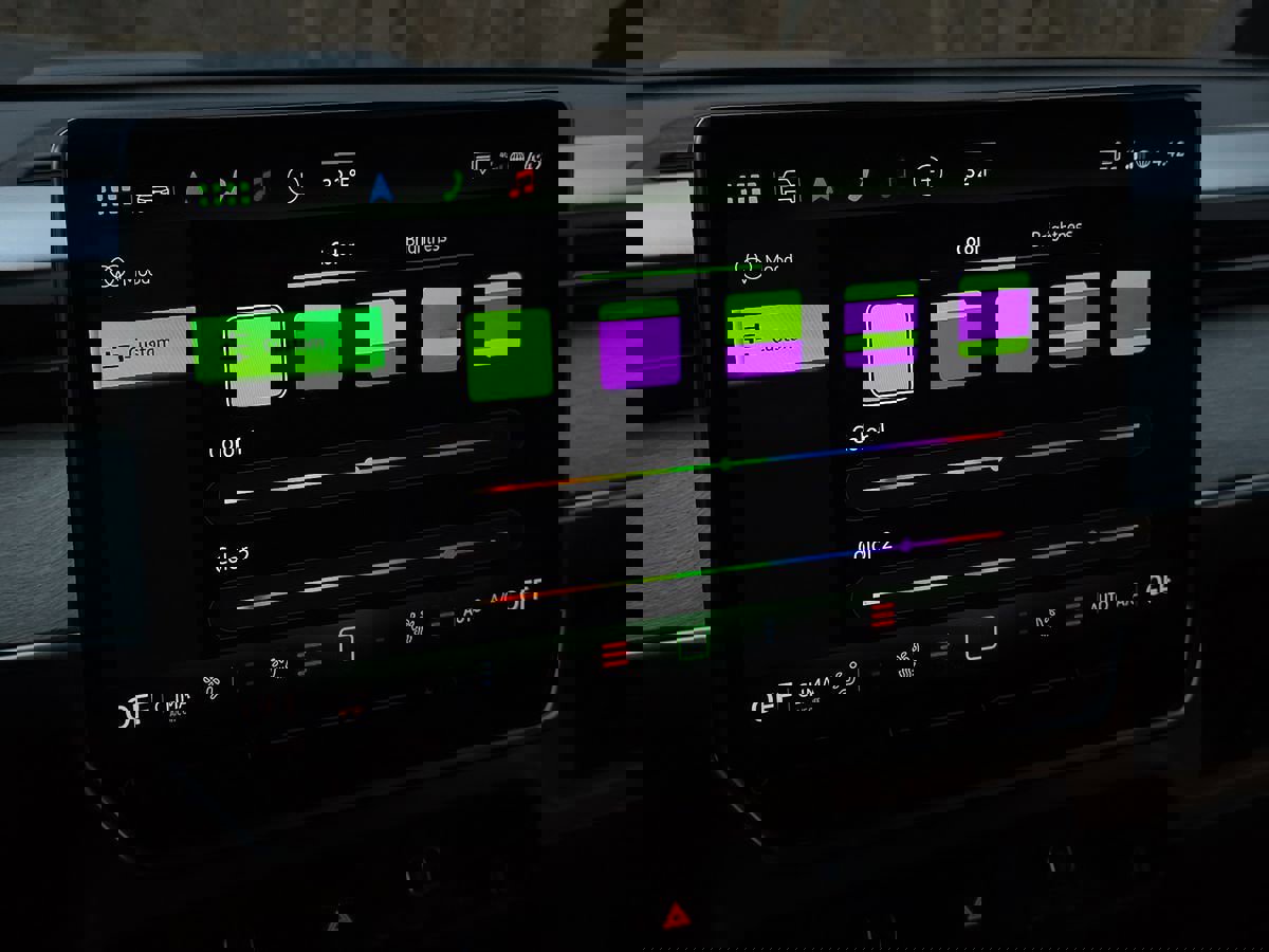 Used 2025 Volkswagen ID. Buzz Pro S image 54