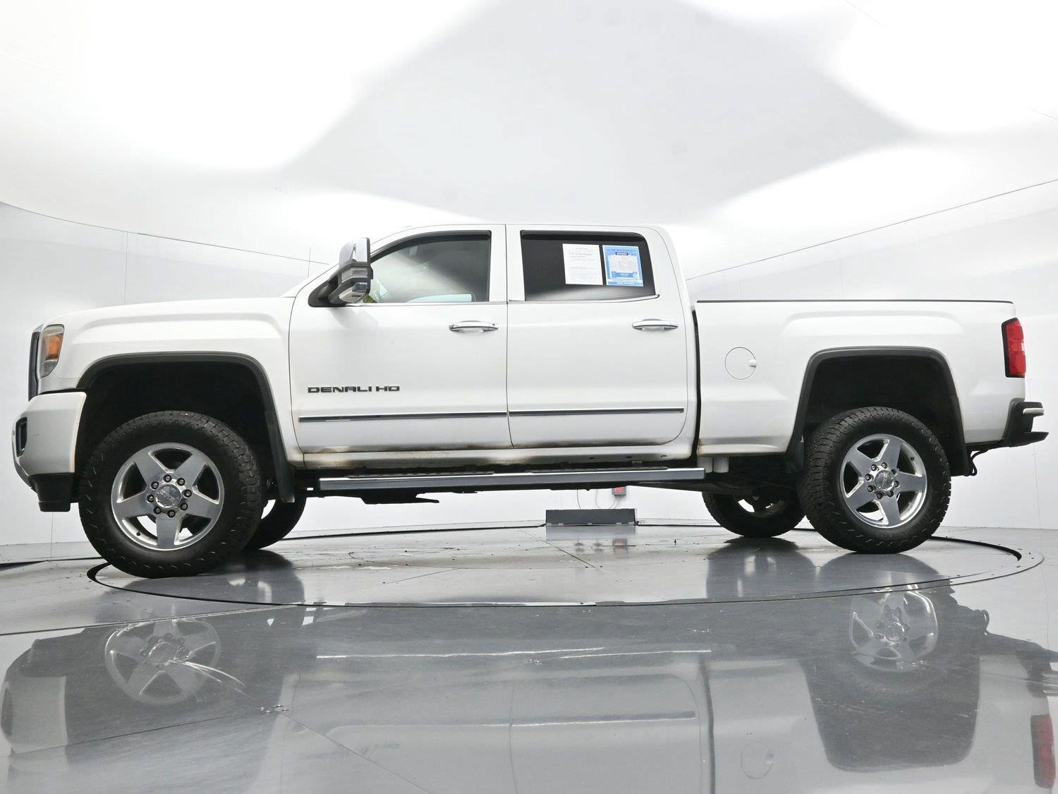 Used 2015 GMC Sierra 2500 Denali w/ Duramax Plus Package AWD/4WD image 46