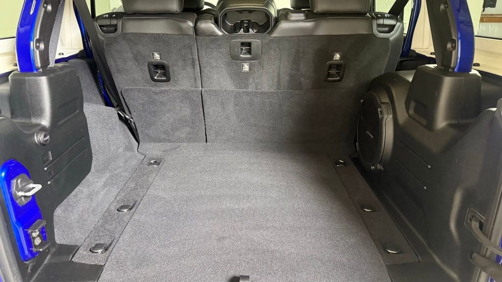 Used 2018 Jeep Wrangler Unlimited Sahara image 14