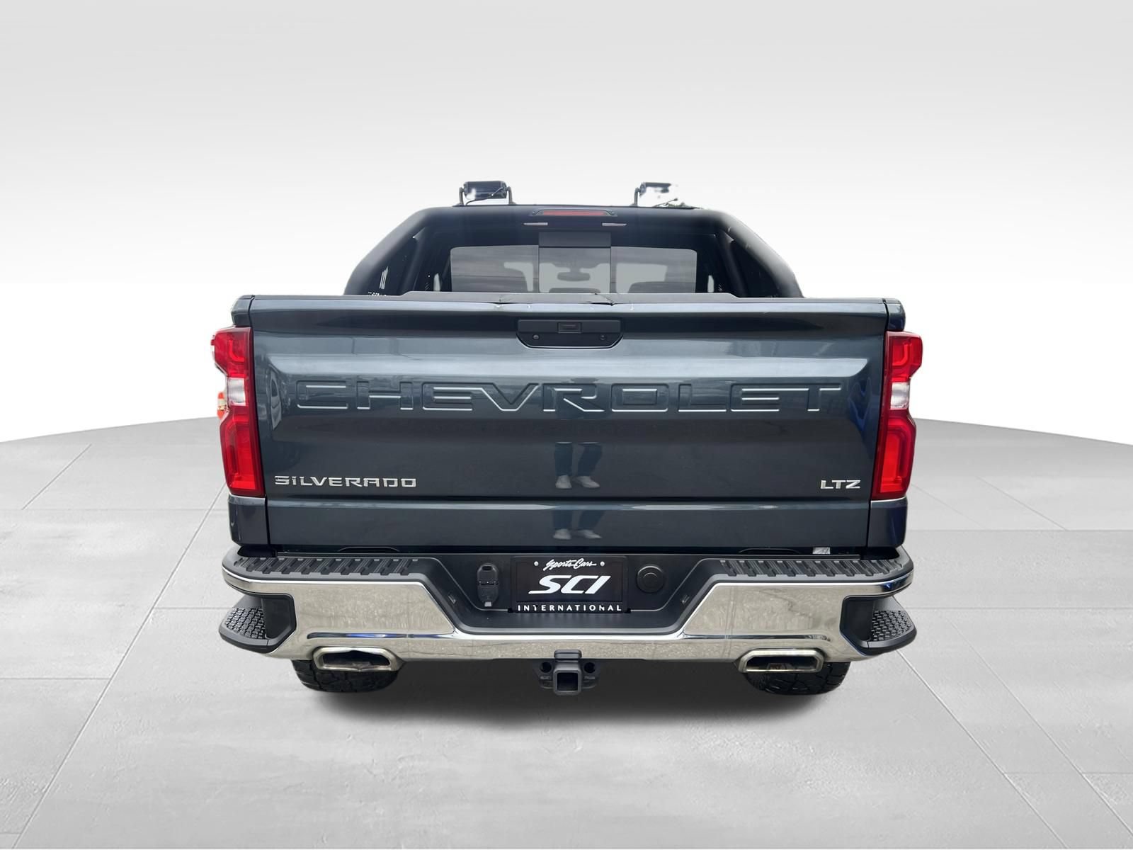 Used 2019 Chevrolet Silverado 1500 LTZ w/ LTZ Convenience Package AWD/4WD image 4