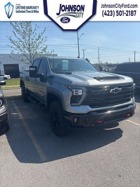 Used 2025 Chevrolet Silverado 2500 LTZ w/ LTZ Plus Package image 1
