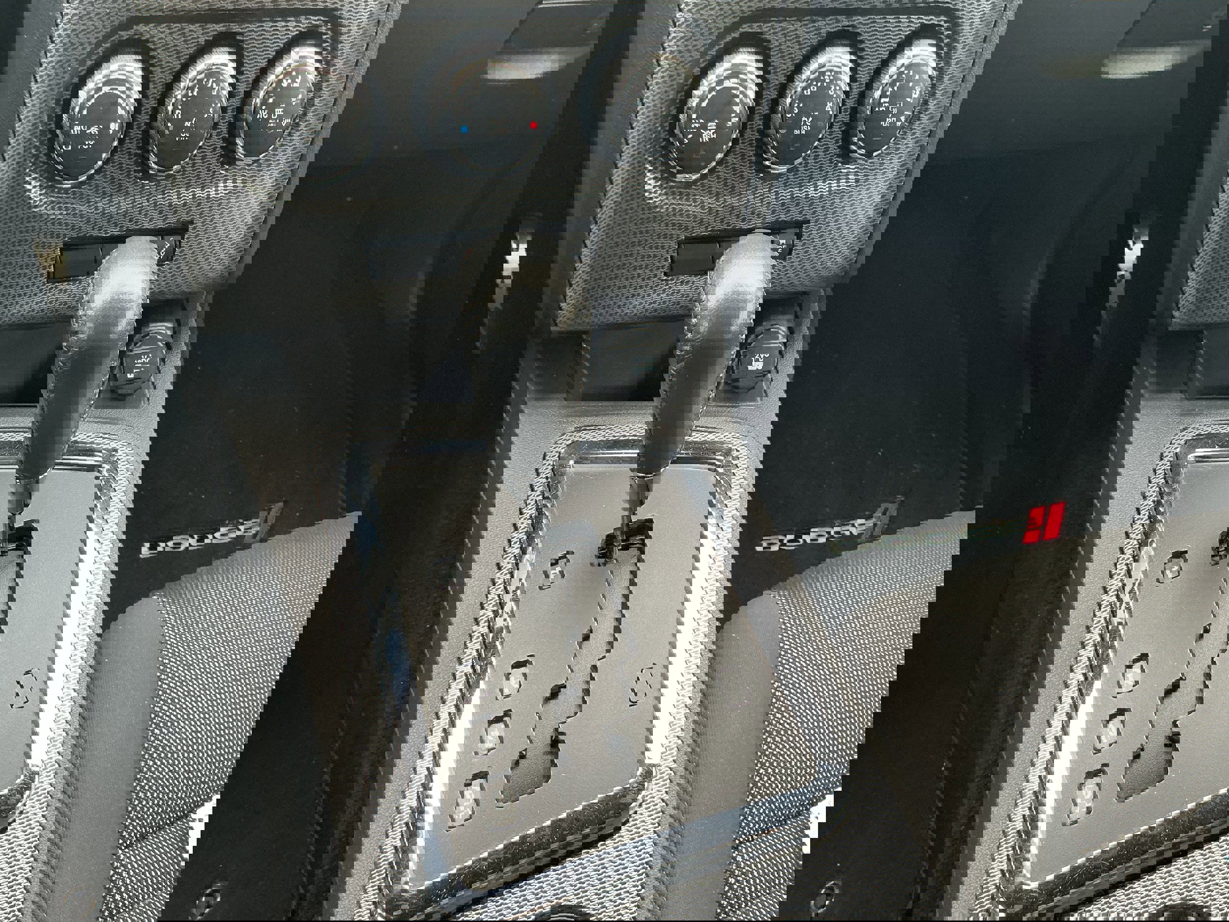 Used 2014 Dodge Challenger R/T image 10