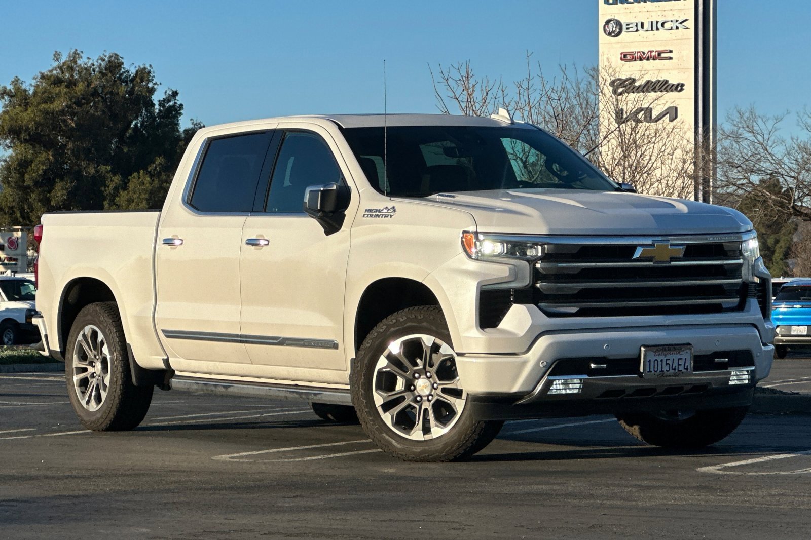 Used 2025 Chevrolet Silverado 1500 High Country w/ Technology Package image 2