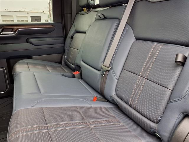 Used 2024 Chevrolet Silverado 2500 High Country w/ High Country Premium Package image 7