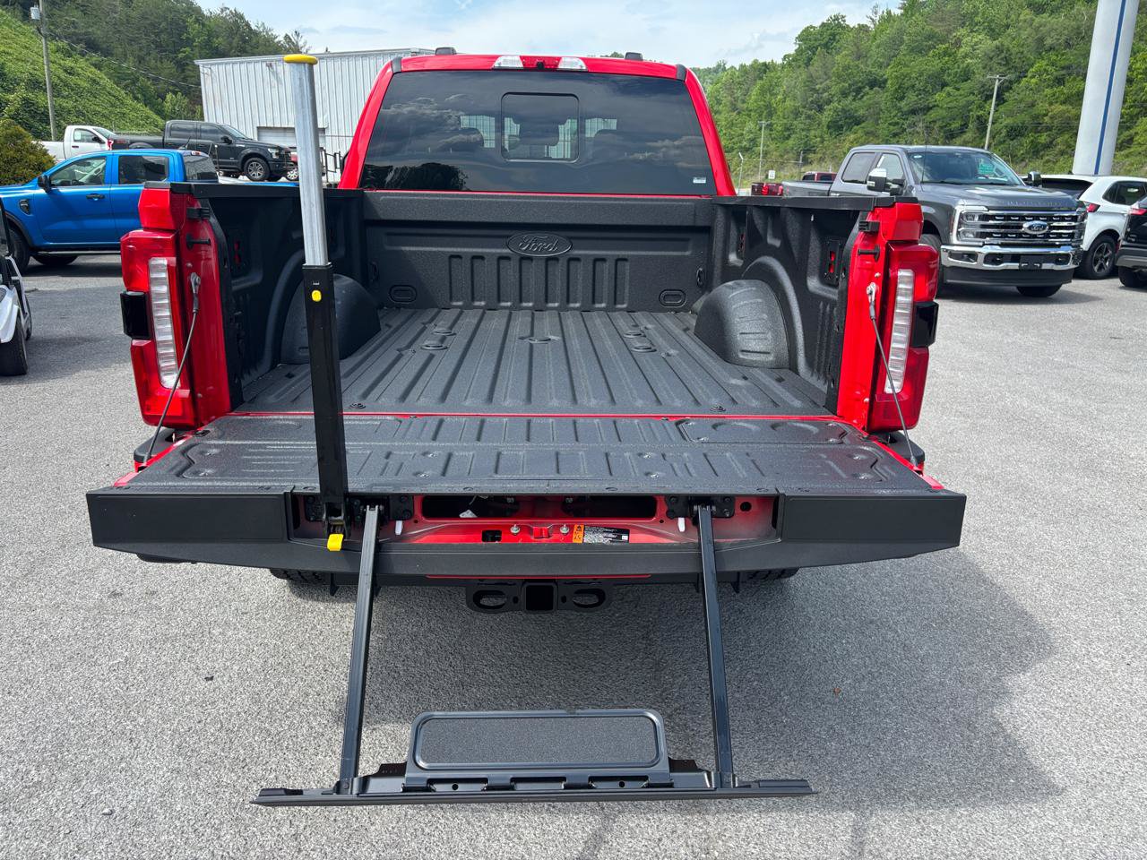 New 2026 Ford F250 Lariat w/ Black Appearance Package AWD/4WD image 5