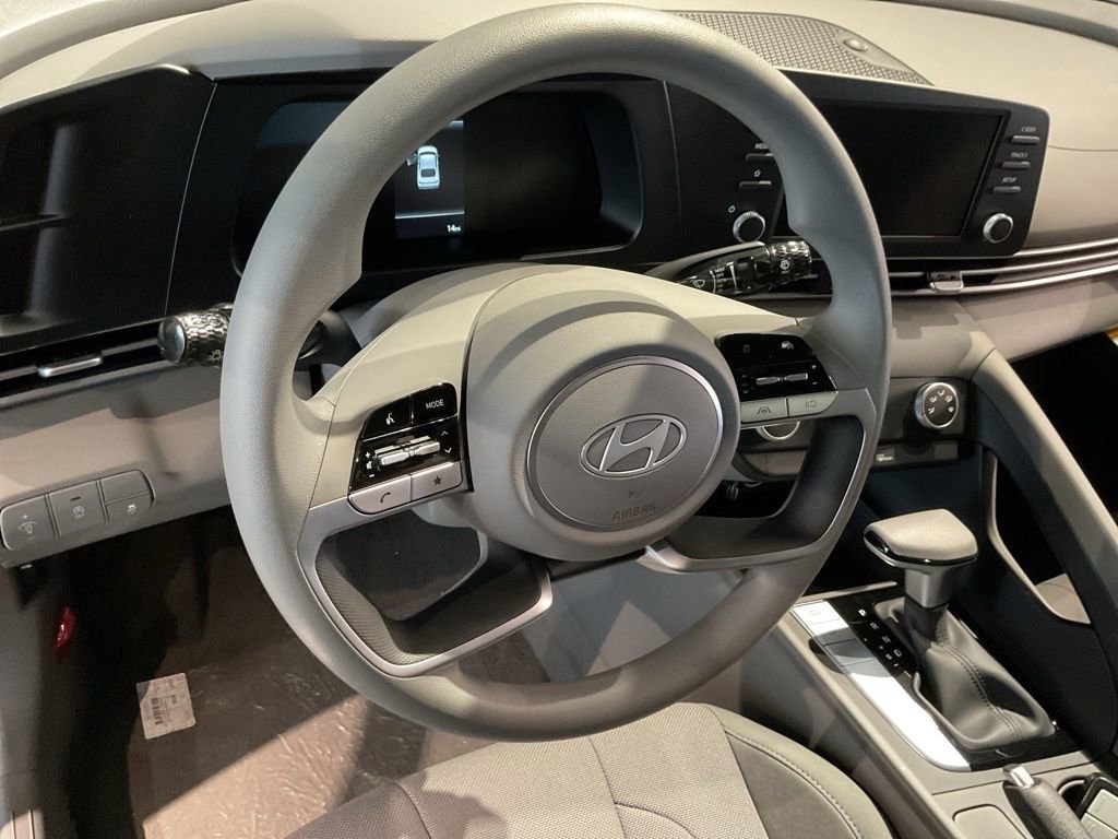 New 2026 Hyundai Elantra SE FWD image 11