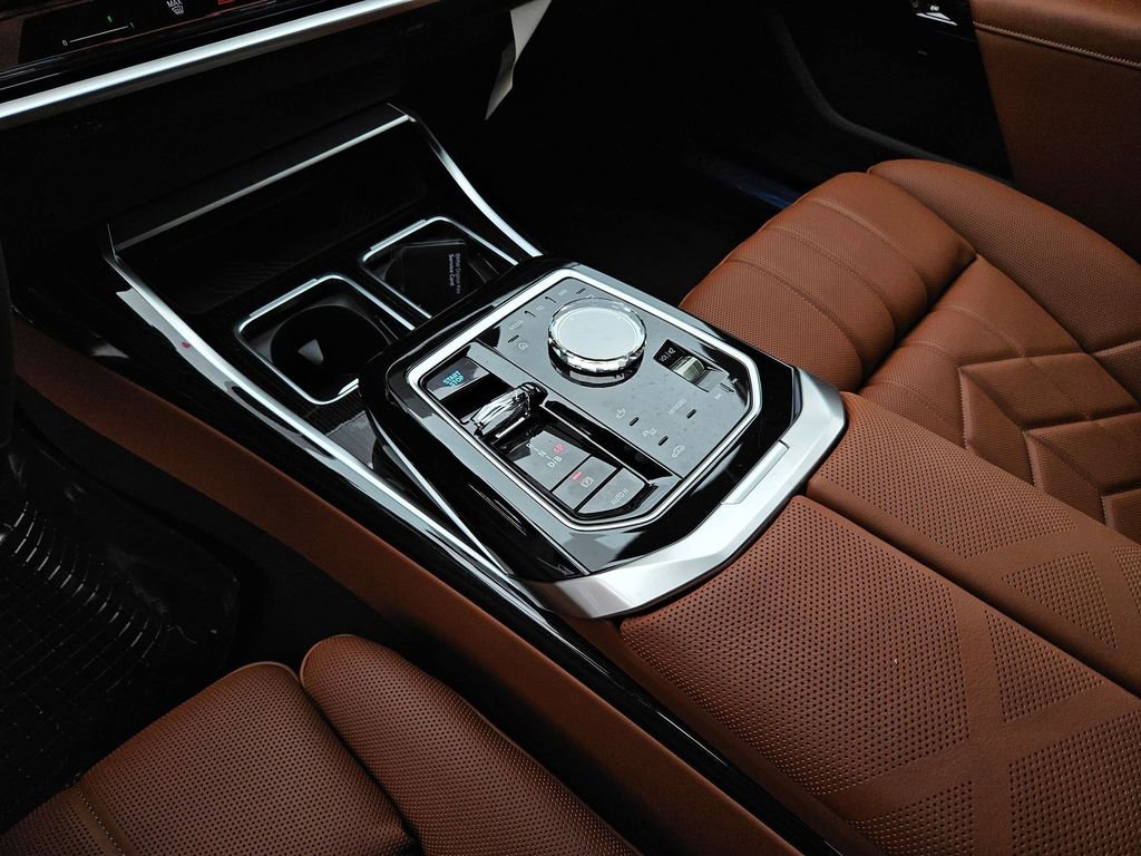 Used 2026 BMW i7 xDrive60 image 14