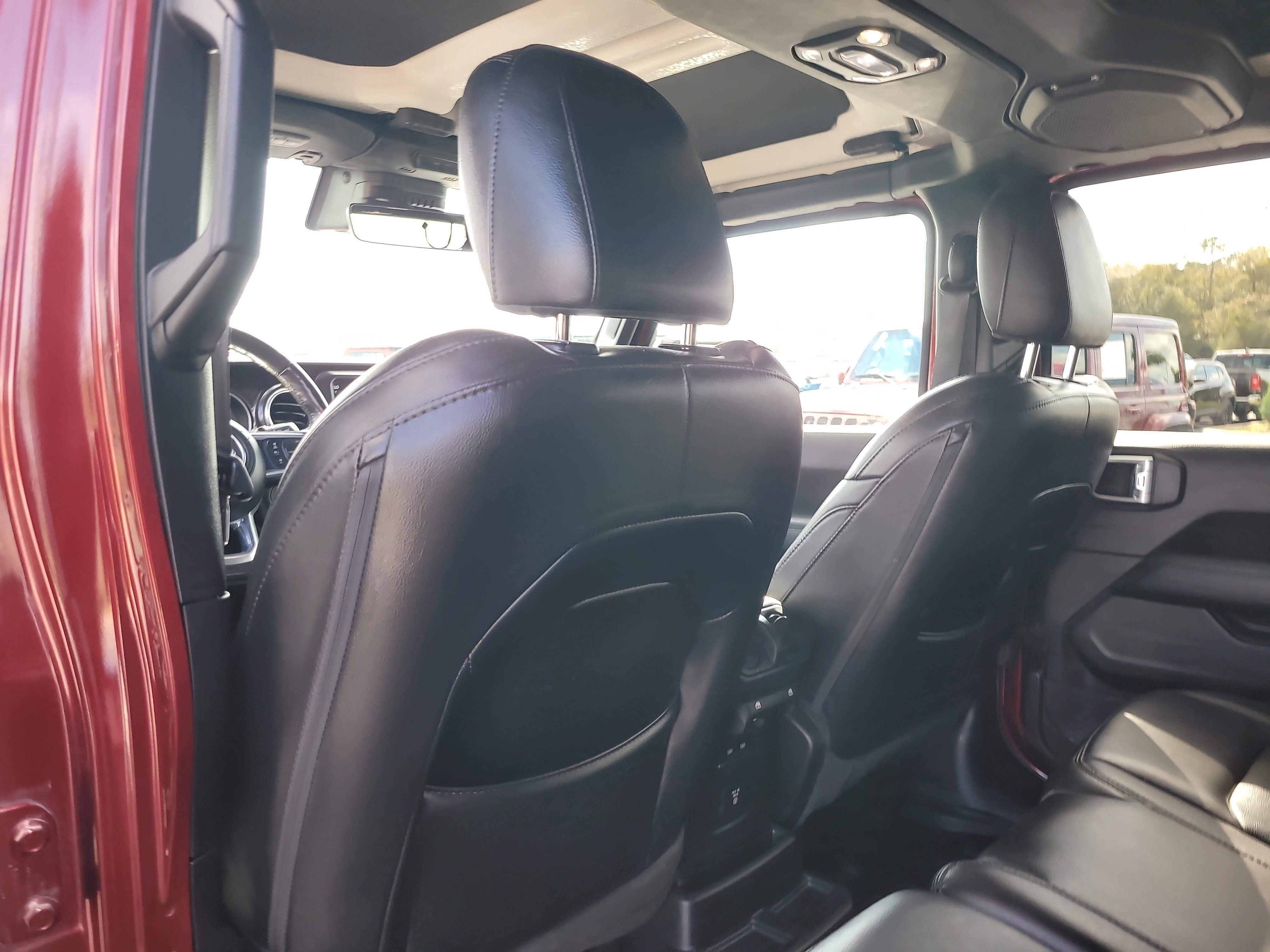 Used 2021 Jeep Wrangler Unlimited Sahara image 12