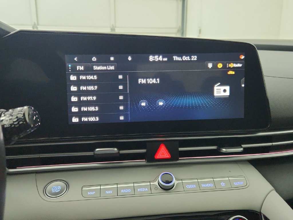 Used 2025 Hyundai Elantra Limited FWD image 26
