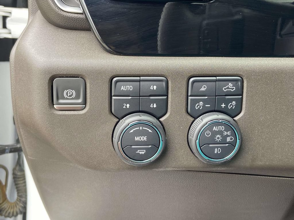 Used 2024 Chevrolet Silverado 1500 LTZ w/ LTZ Premium Package AWD/4WD image 32