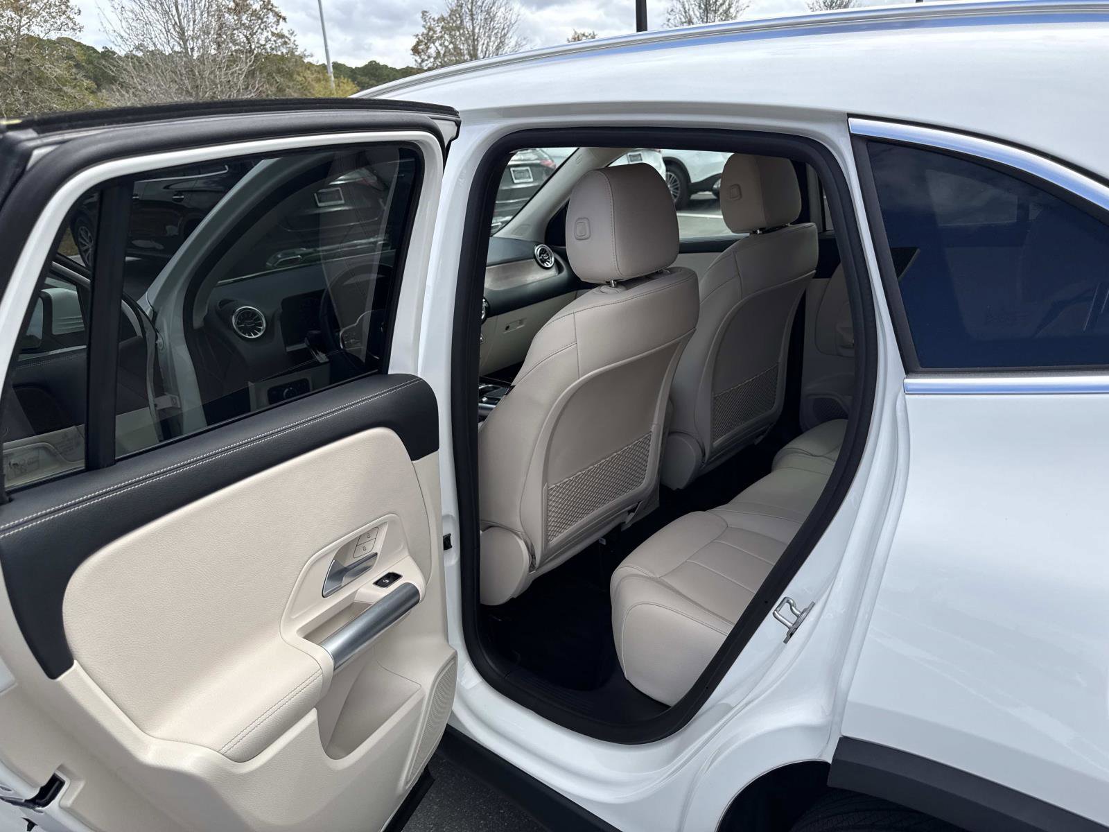 Used 2023 Mercedes-Benz GLA 250 image 11