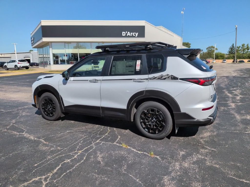 New 2026 Mitsubishi Outlander AWD image 12
