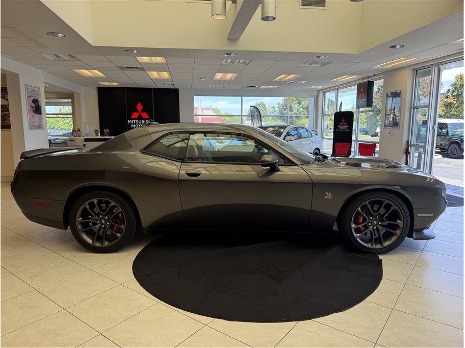 Used 2021 Dodge Challenger R/T Scat Pack RWD image 4