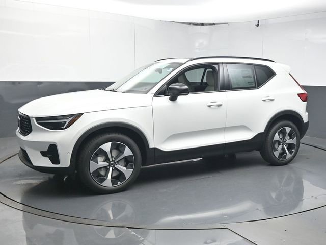New 2026 Volvo XC40 B5 Plus w/ Protection Package Premier image 4