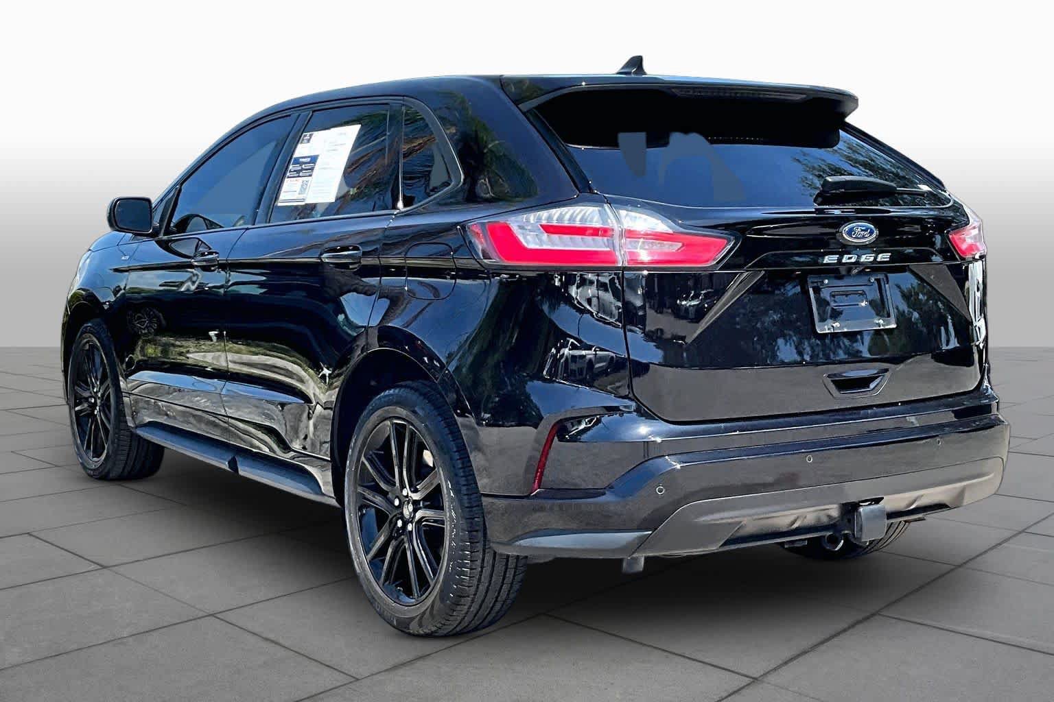 Used 2022 Ford Edge ST-Line w/ Class II Trailer Tow Package AWD/4WD image 22