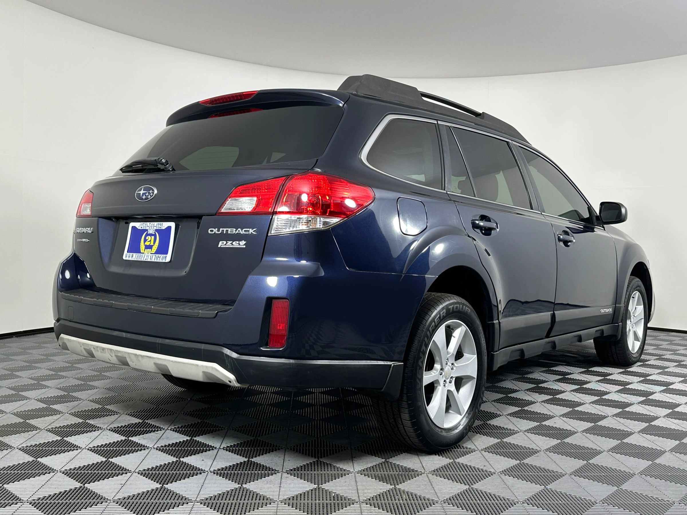 Used 2013 Subaru Outback 2.5i Premium image 11