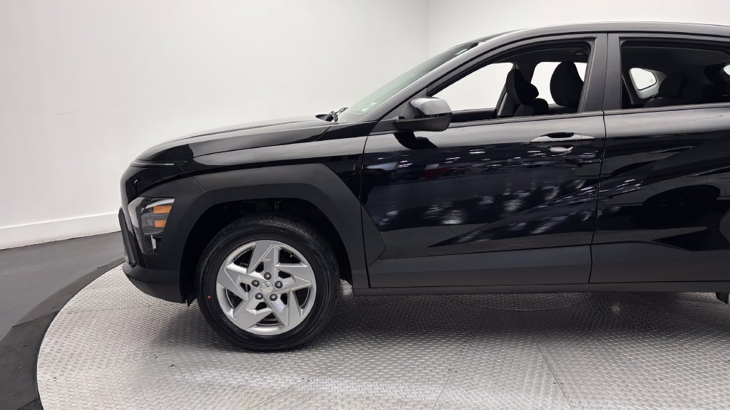 Used 2024 Hyundai Kona SE AWD/4WD image 5